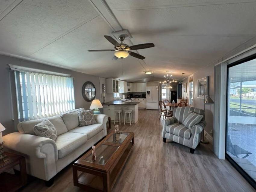 681 Lake Henry a Winter Haven, FL Mobile or Manufactured Home for Sale